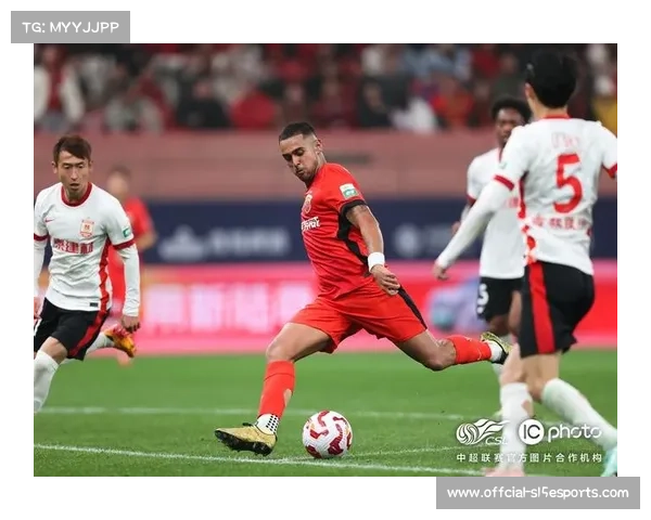 恩迪亚耶点射绝平上海德比，成2025赛季第四位连续3场进球球员